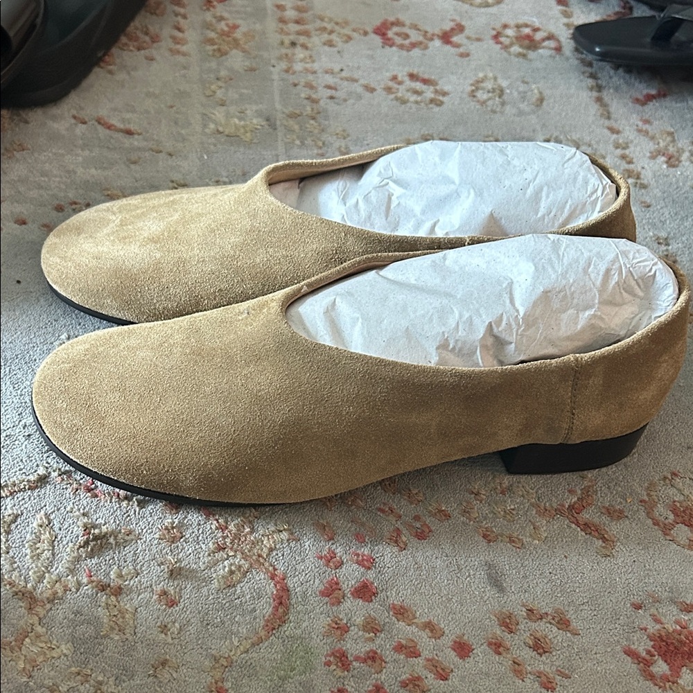 NWT Massimo dutti flats